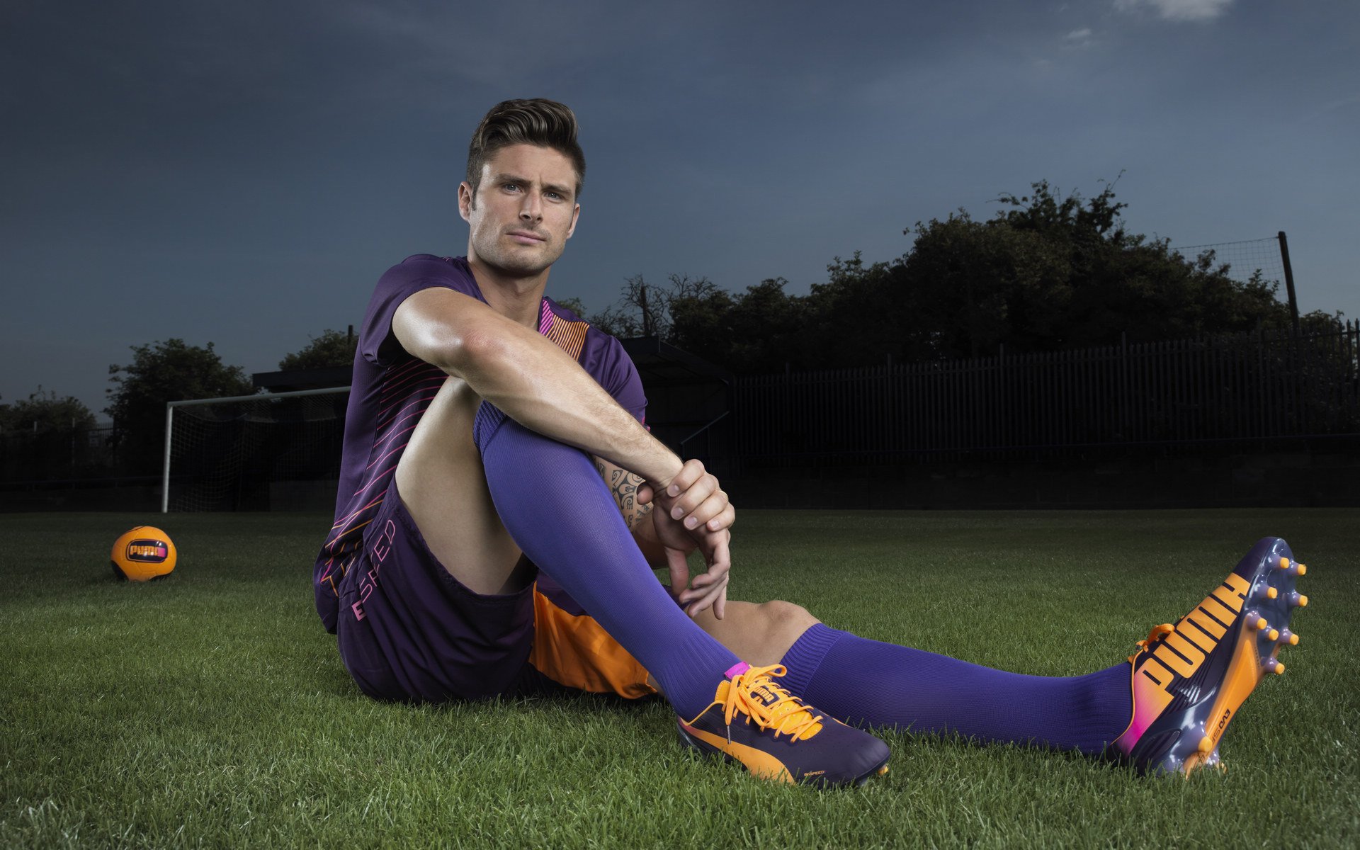 德约科维奇重要时刻出色防守,TL带队取胜!赛场气氛高涨